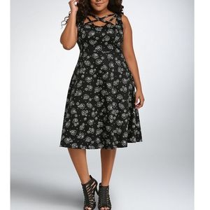 NWT TORRID Rose Skull Lattice Dress (Black/White)
